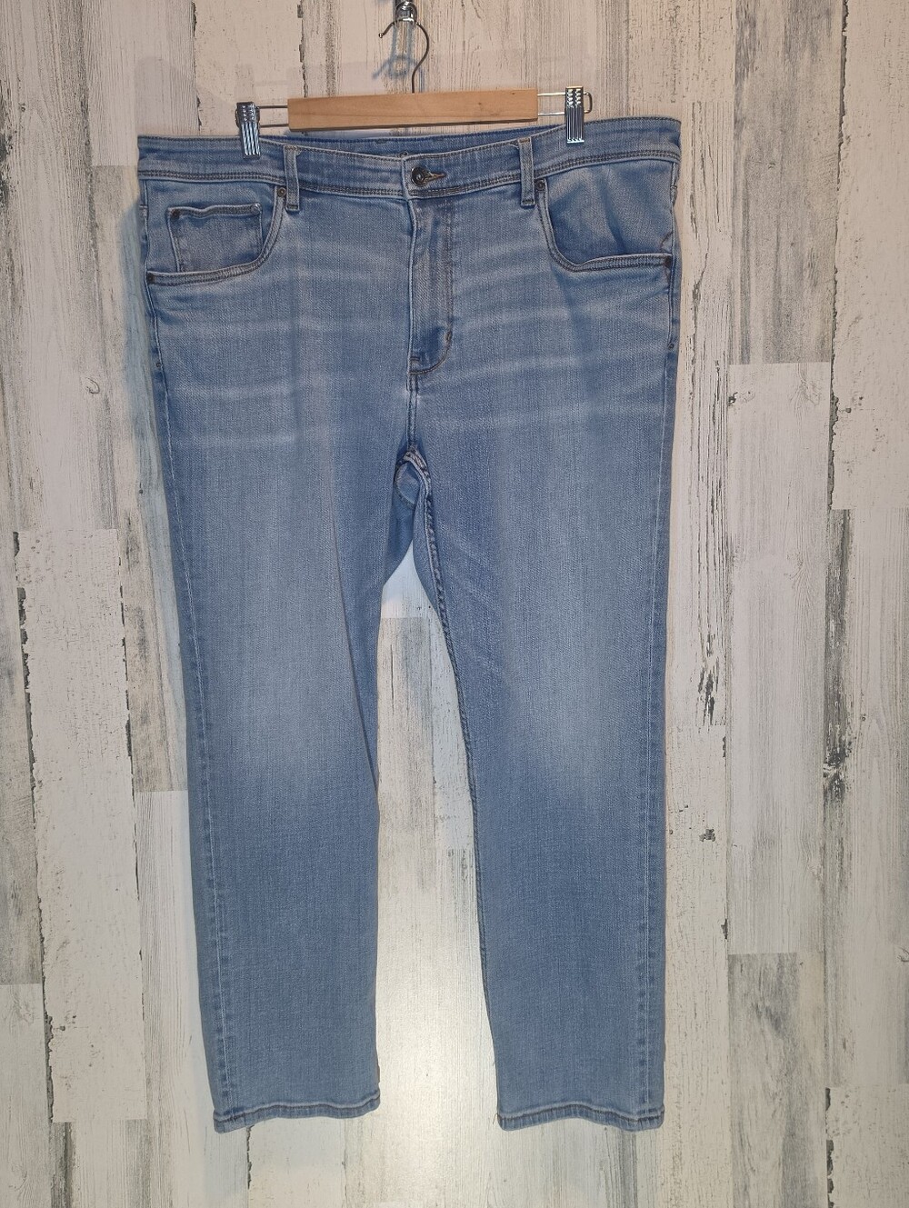 Tommy Bahama Men’s 40x30 Light Wash Jeans Straight Leg Relaxed Denim Indigo Palm